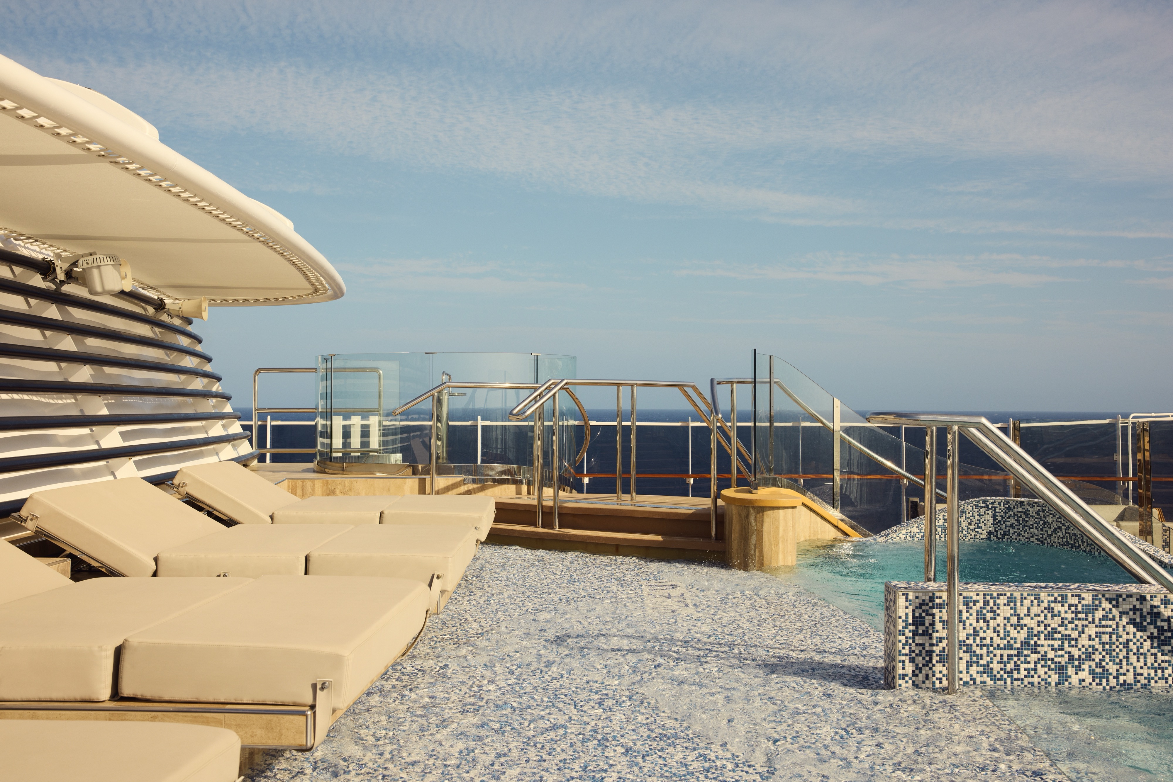 EXPLORA I - Helios Pool & Bar